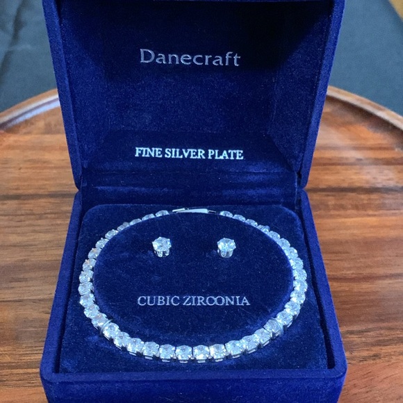 Danecraft fine silver plate cz bracelet/earring set - Picture 3 of 5